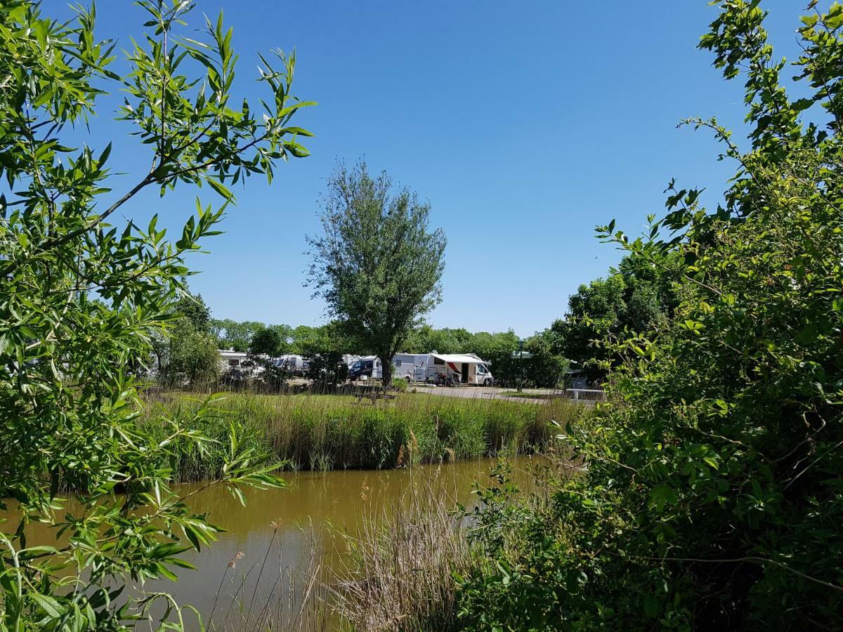 Luxe Lodge Zeehoeve Harlingen Buitenkant foto