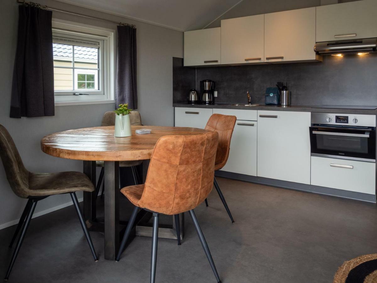 Luxe Lodge Zeehoeve Harlingen Buitenkant foto